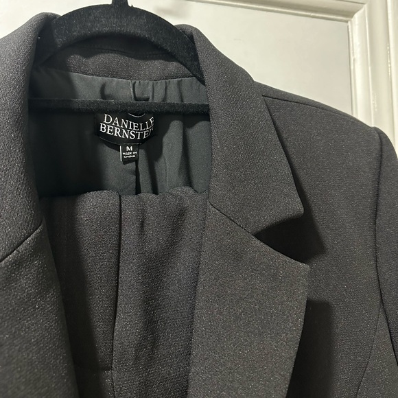 Danielle Bernstein Black Faux-Fur Trim Suit - Picture 6 of 9